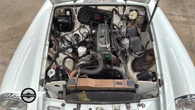 Lot 494 - 1977 MG B