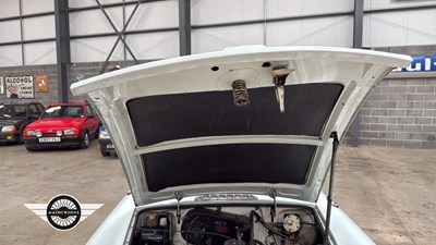 Lot 494 - 1977 MG B