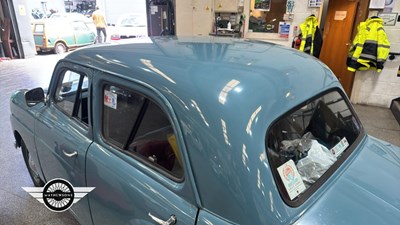 Lot 556 - 1955 STANDARD 8