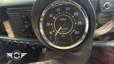Lot 556 - 1955 STANDARD 8