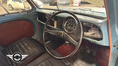 Lot 556 - 1955 STANDARD 8