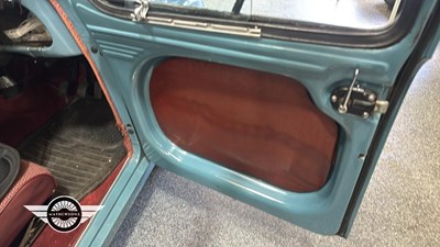 Lot 556 - 1955 STANDARD 8