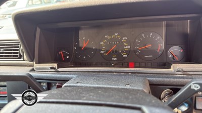 Lot 562 - 1990 VOLVO 740 GLE AUTO