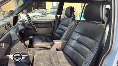 Lot 562 - 1990 VOLVO 740 GLE AUTO