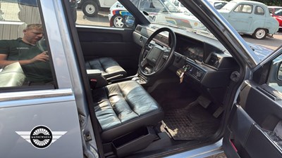 Lot 562 - 1990 VOLVO 740 GLE AUTO
