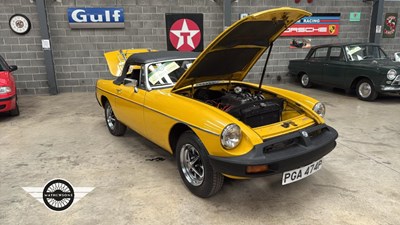 Lot 564 - 1976 MG B