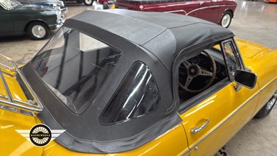 Lot 564 - 1976 MG B