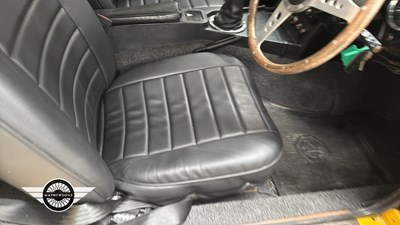 Lot 564 - 1976 MG B
