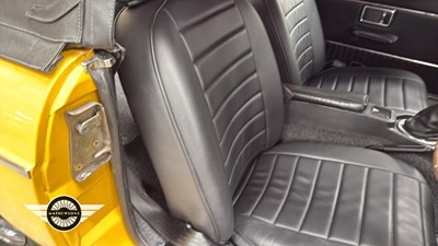 Lot 564 - 1976 MG B