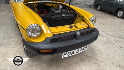 Lot 564 - 1976 MG B