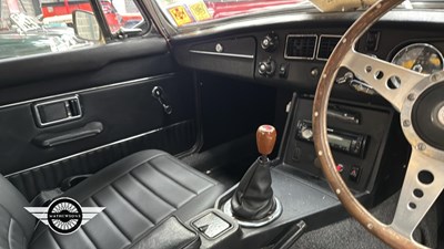 Lot 564 - 1976 MG B