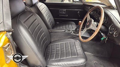 Lot 564 - 1976 MG B