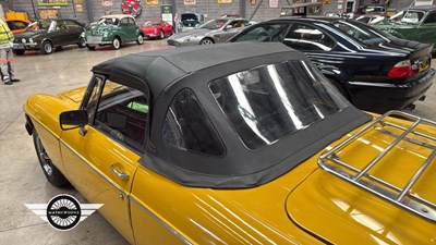Lot 564 - 1976 MG B