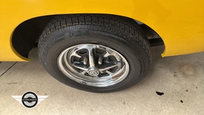 Lot 564 - 1976 MG B