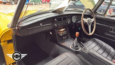 Lot 564 - 1976 MG B