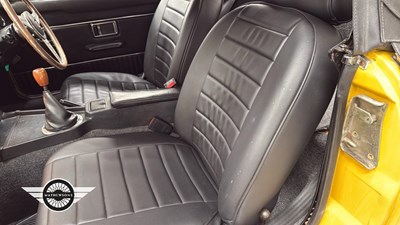 Lot 564 - 1976 MG B