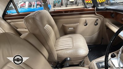 Lot 584 - 1970 ROVER 3500