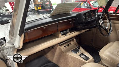 Lot 584 - 1970 ROVER 3500