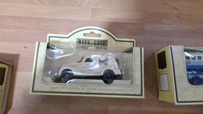 Lot 471 - BOX OF MODEL CARS & TRUCKS