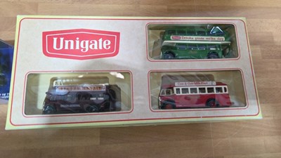 Lot 471 - BOX OF MODEL CARS & TRUCKS