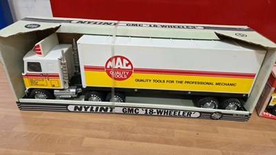 Lot 567 - MAC TOOLS MODEL VAN & TRUCK/ BOXED & UNUSED