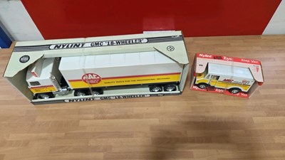 Lot 567 - MAC TOOLS MODEL VAN & TRUCK/ BOXED & UNUSED
