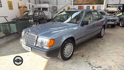 Lot 418 - 1989 MERCEDES 260 E AUTO