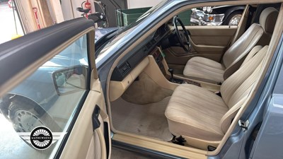 Lot 418 - 1989 MERCEDES 260 E AUTO