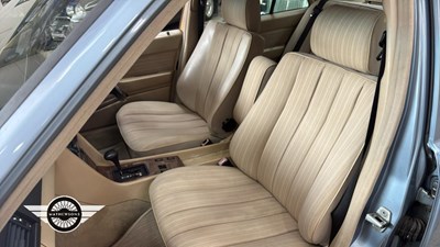 Lot 418 - 1989 MERCEDES 260 E AUTO
