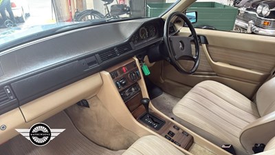 Lot 418 - 1989 MERCEDES 260 E AUTO