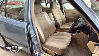 Lot 418 - 1989 MERCEDES 260 E AUTO
