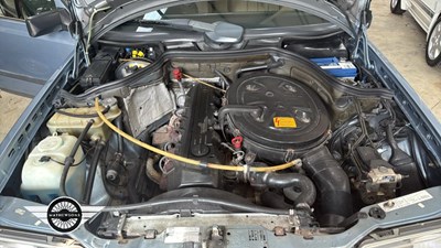 Lot 418 - 1989 MERCEDES 260 E AUTO