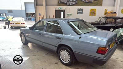 Lot 418 - 1989 MERCEDES 260 E AUTO