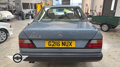 Lot 418 - 1989 MERCEDES 260 E AUTO