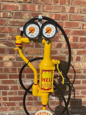 Lot 427 - RENOVATED SHELL MOTOR OIL PUMP