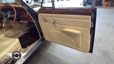 Lot 714 - 1961 JAGUAR MK II
