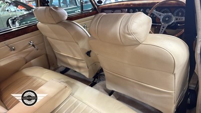 Lot 714 - 1961 JAGUAR MK II