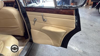 Lot 714 - 1961 JAGUAR MK II