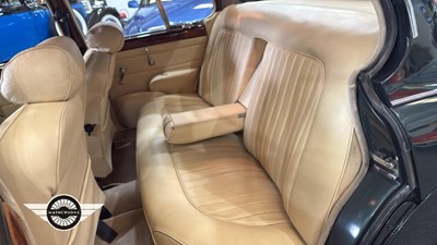 Lot 714 - 1961 JAGUAR MK II