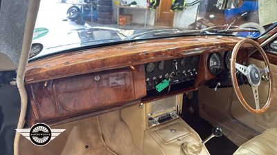 Lot 714 - 1961 JAGUAR MK II