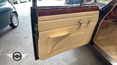 Lot 714 - 1961 JAGUAR MK II