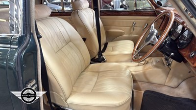 Lot 714 - 1961 JAGUAR MK II