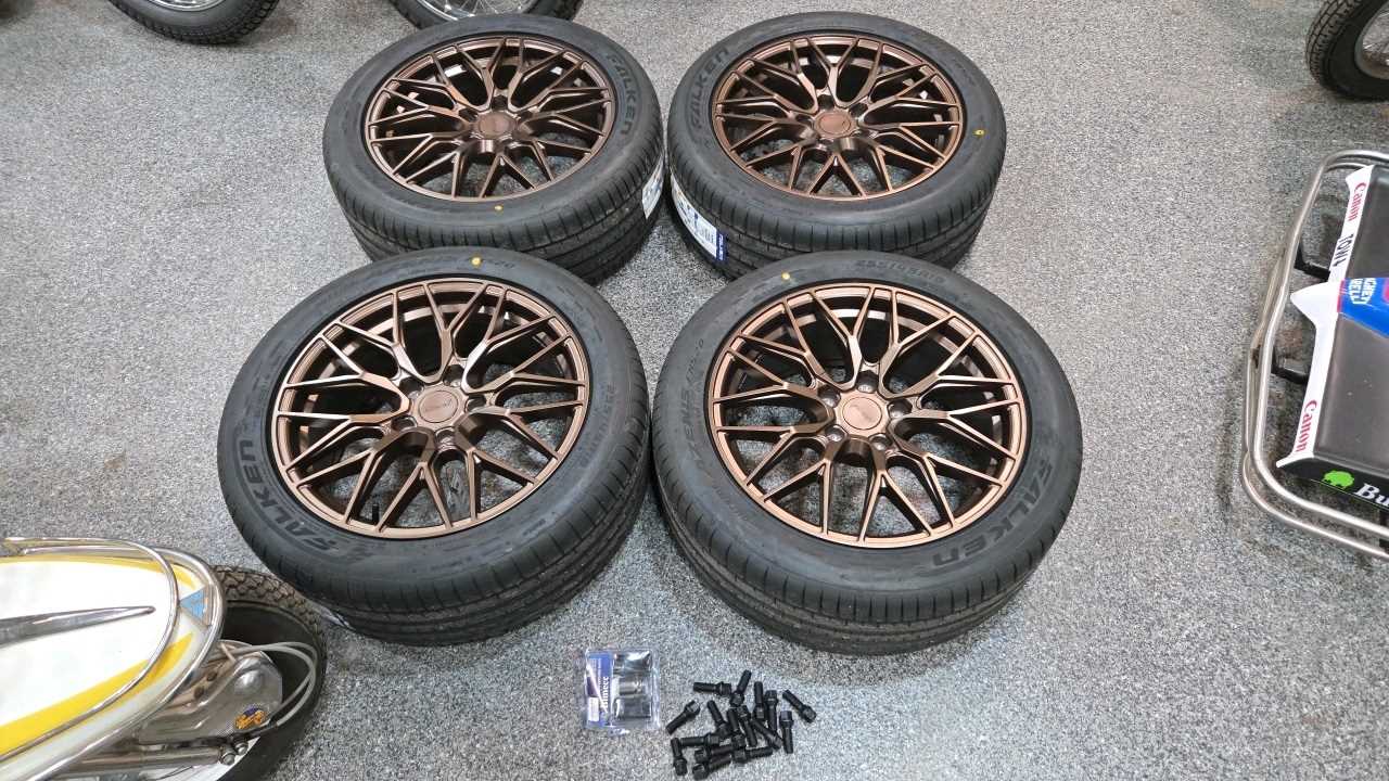 Lot 231 - SET OF 4 VELOCITY ALLOY WHEELS , TYRES & STUDS 22129 18 X 8 O J