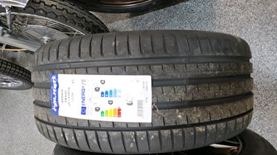 Lot 231 - SET OF 4 VELOCITY ALLOY WHEELS , TYRES & STUDS 22129 18 X 8 O J