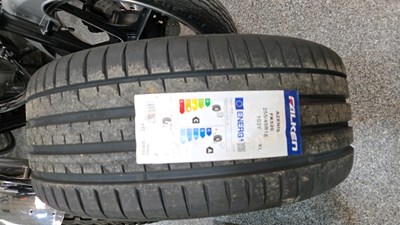 Lot 231 - SET OF 4 VELOCITY ALLOY WHEELS , TYRES & STUDS 22129 18 X 8 O J