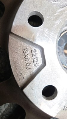Lot 231 - SET OF 4 VELOCITY ALLOY WHEELS , TYRES & STUDS 22129 18 X 8 O J