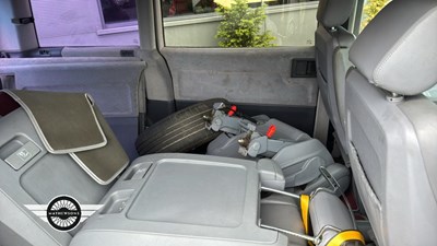 Lot 736 - 1999 MERCEDES V220 CDI AMBIENTE AUTO