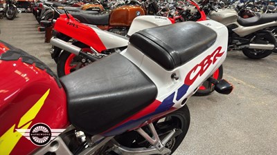 Lot 810 - 1996 HONDA