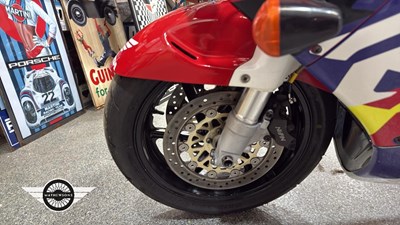 Lot 810 - 1996 HONDA