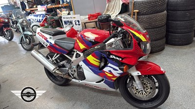 Lot 810 - 1996 HONDA